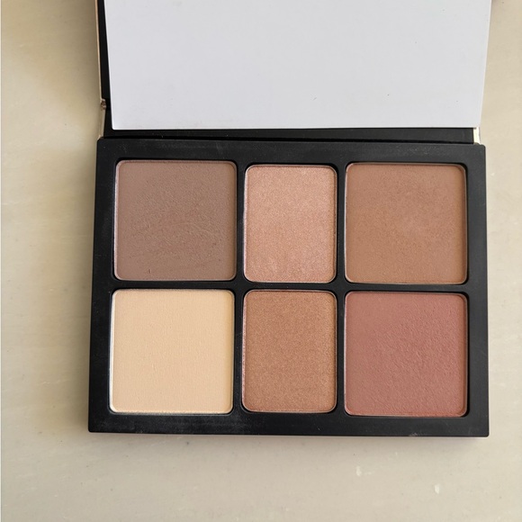@marylunzman Cali Contour Palette with Palm Design - Picture 2 of 6
